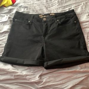 Jean shorts black size 6